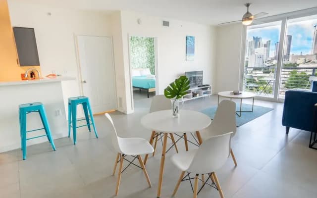 The Outpost Miami Apartments - photo 3