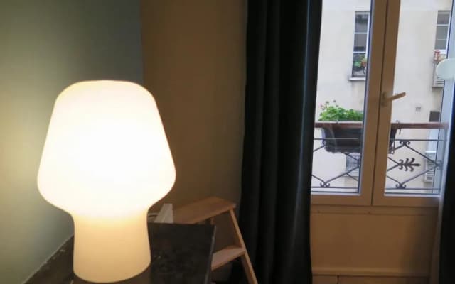 Bright and Newly Renovated Apartment, Hip Canal Saint-Martin Area, Central Paris - photo 5