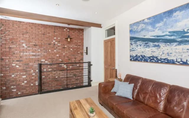 St Stephen Street Apartment - photo 2