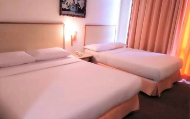 Hotel Sri Sutra - Subang Permai - photo 2