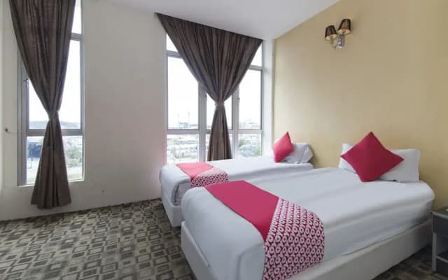 OYO 489 Pegasus Inn Hotel - photo 3