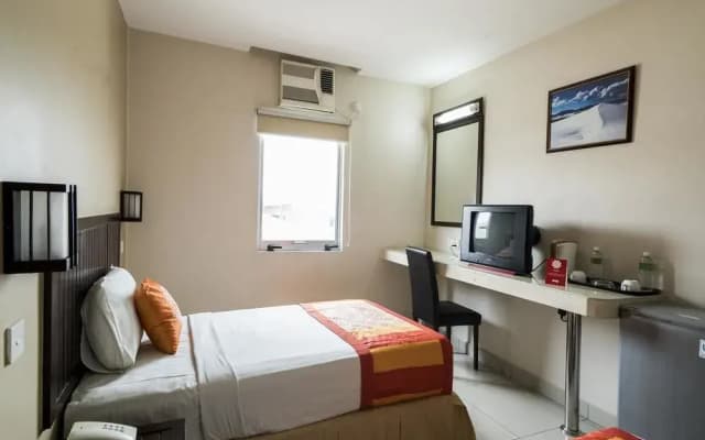 OYO 244 Family Hotel - photo 5