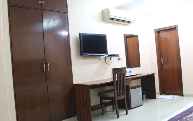Hotel Kyron - photo 5