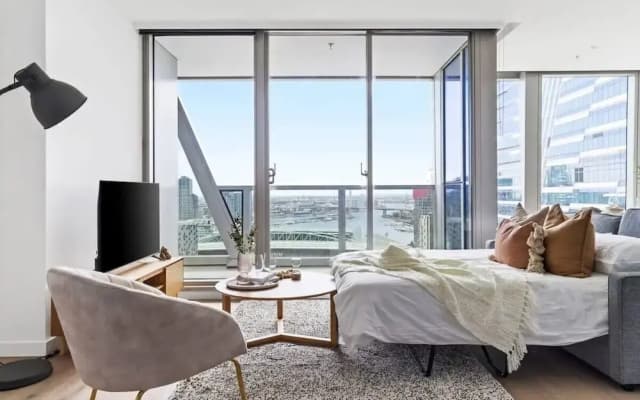 A Stylish 3BR Apt With Harbour Views, Free Parking - photo 5