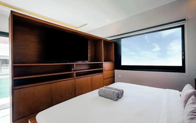 Villa MJ Modern 4BR with Pool & Rooftop - photo 2