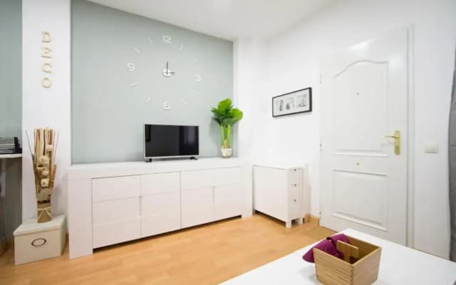 Apartamentos Goyescas Deco - photo 2