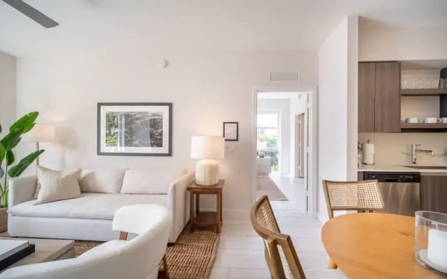 Chic Apartments in the heart of Dadeland - photo 3