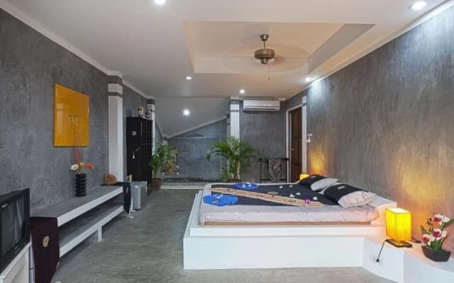 Sunshine Villa and Guest House - photo 3