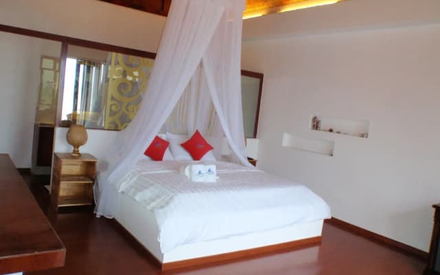 Rocks Beach Boutique Bungalows - photo 2