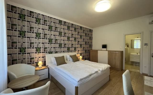 Camille Apartments - photo 5