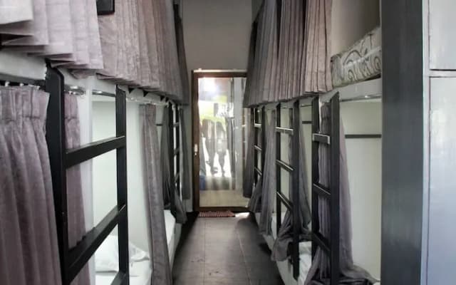 Hotel Sunset Capsule Hostel - photo 5