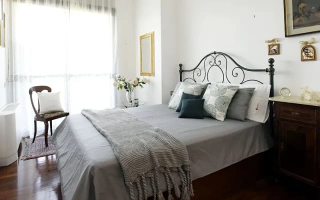 JOIVY Victorian House - photo 4