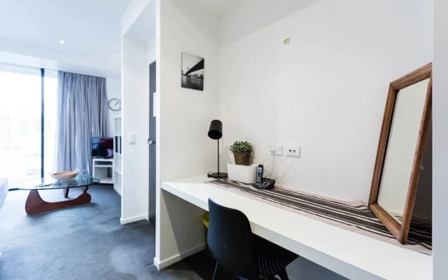 ROBYN, 1BDR Melbourne Apartment - photo 5