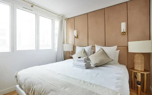 Apartment in the Center of Paris - photo 2