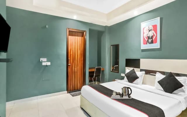 Qotel Hotel Church House Rohini Sector15 - photo 2