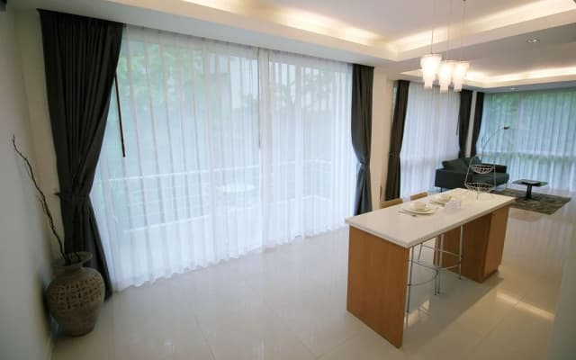 The Trees Hillside Apartment - photo 3