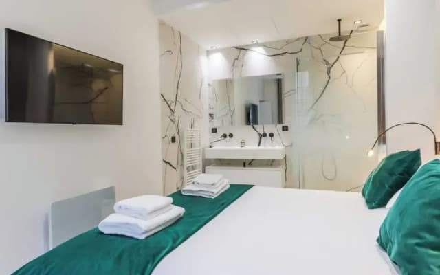 Superb AC Apartment Center of Paris - photo 2