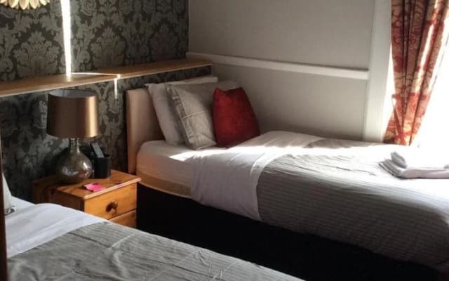 Mayfield Lodge - photo 5