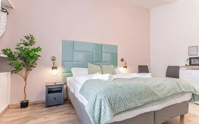 Comfy Barrier Free Studio Westbahnhof - photo 3
