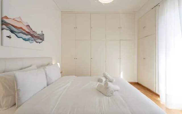 City Chic Apartment with Park View - photo 4