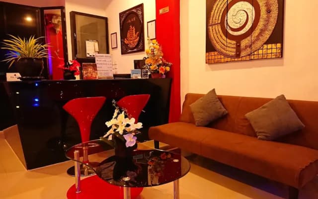 T & C Hotel Patong Beach - photo 2