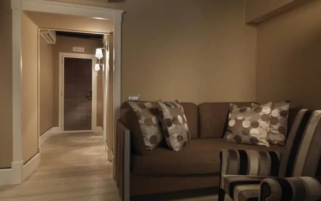 Silver Royal Suite - photo 2