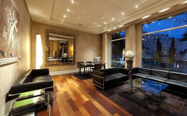 The Hotel Villa Real - photo 2