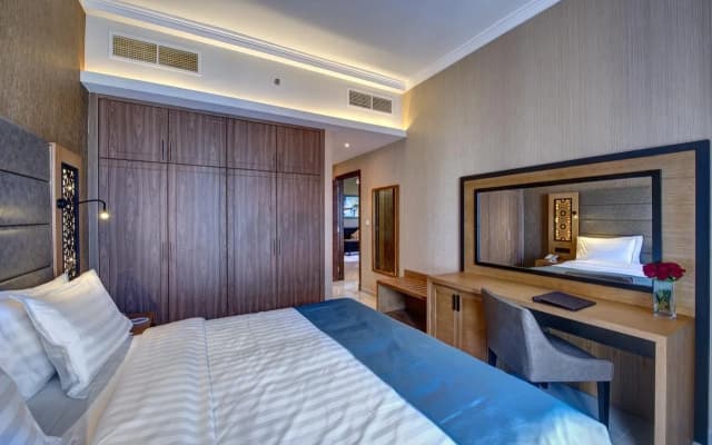 Class Hotel Apartments - photo 2