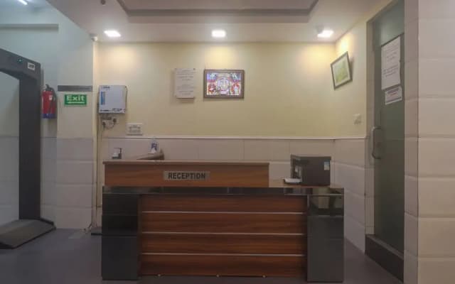 Hotel Grace at Karol Bagh - photo 2