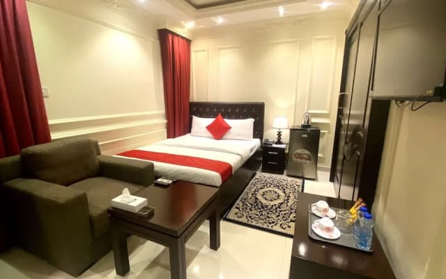 Majestic Hotel - photo 3