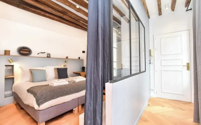 Authentic Apartment - 1br/4p - Marais/republique - photo 3