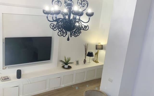 Spanish Queen Apartment - photo 2