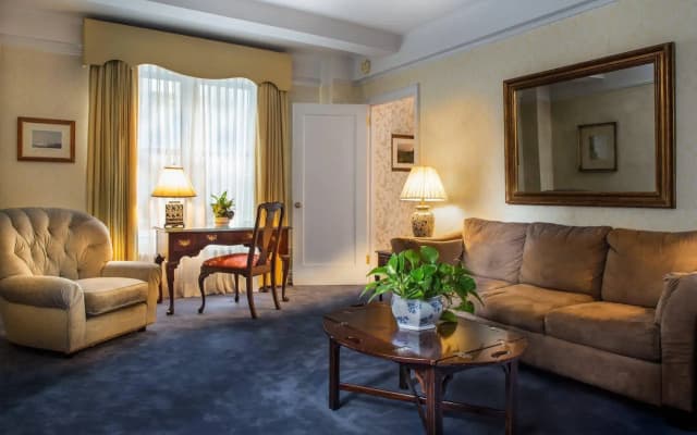 The Roger Smith Hotel - photo 5