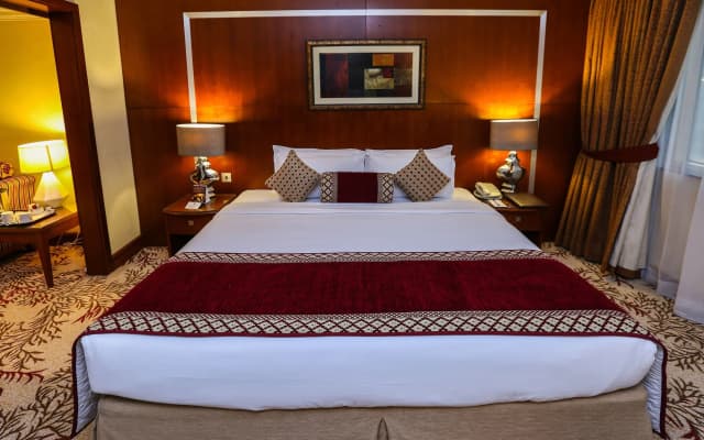 Ramee Royal Hotel - photo 5