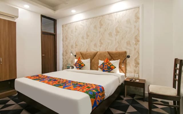 FabHotel Signature Luxe Inn - photo 5