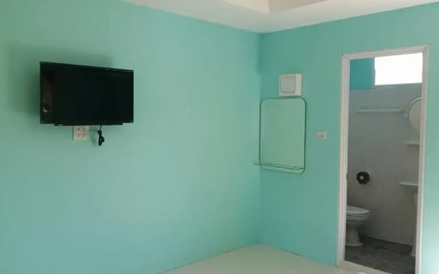 OYO 1109 Mata Phuket Apartment - photo 4
