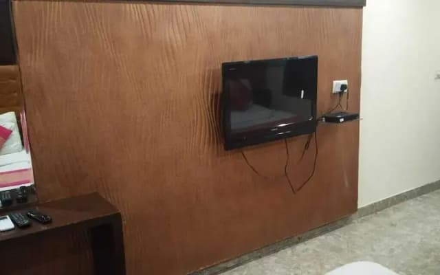 ADB Rooms Hotel Chander Palace - photo 5