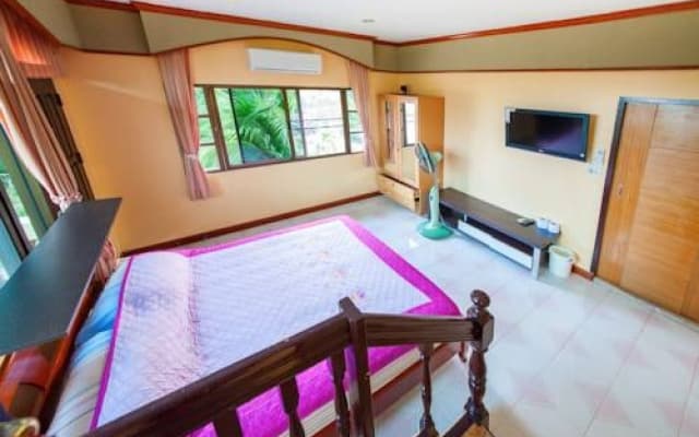 Yellow Villa With Pool In Rawai - photo 2