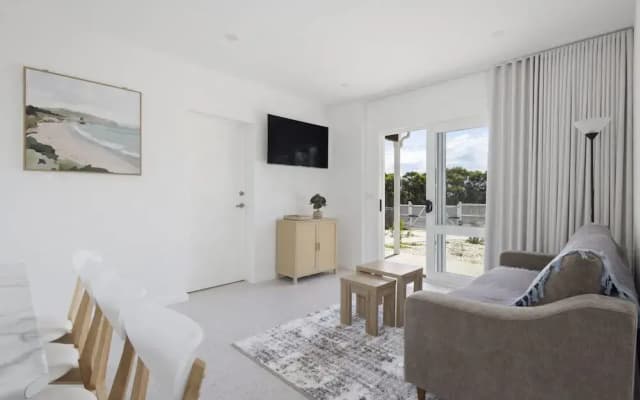 Peaceful 2-bed Apartment in Coastal Mccrae - photo 2