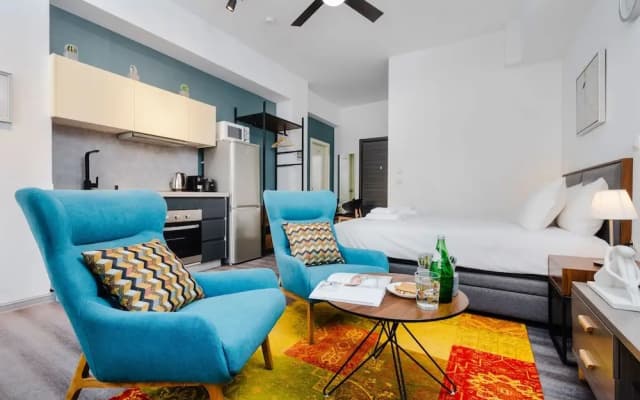 Sanders Home Suites - Charming Downtown Studio - photo 4
