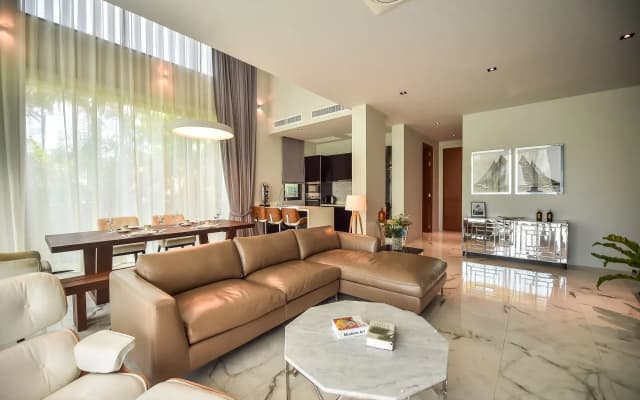 Glam Habitat Hotel - photo 2