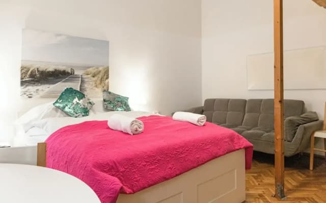 Affordable 1BR Flat for 5 Near Belvedere - photo 3