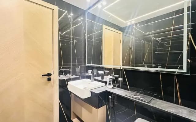 OYO HOME 1483 One Bedroom Apartments - photo 4