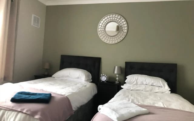 12 Harlesden Road close to ExCel - photo 5