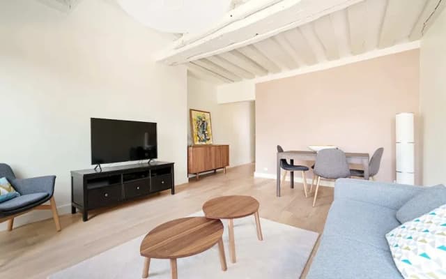 Bright and Modern Apt - 7 Mins to Notre Dame - photo 2