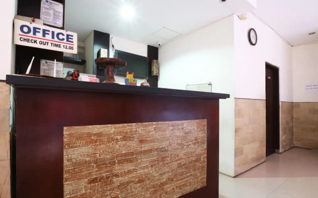 Taman Mekar Beach Inn - photo 2