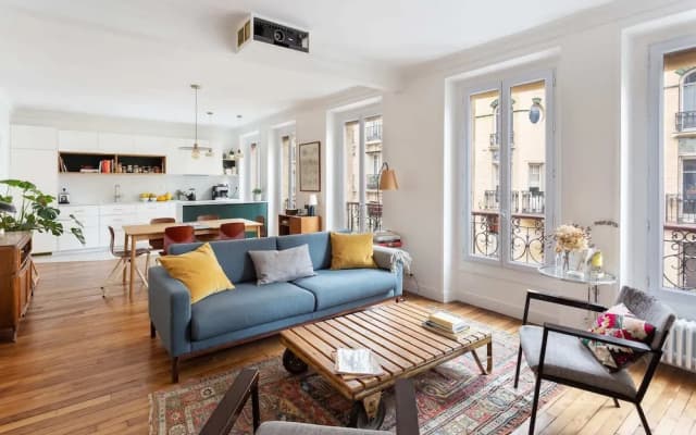 Bright Apartment in the Heart of Paris - photo 3
