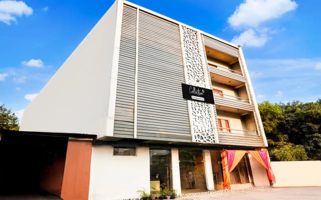 Super Collection O Vasundhara Enclave Delhi - photo 3