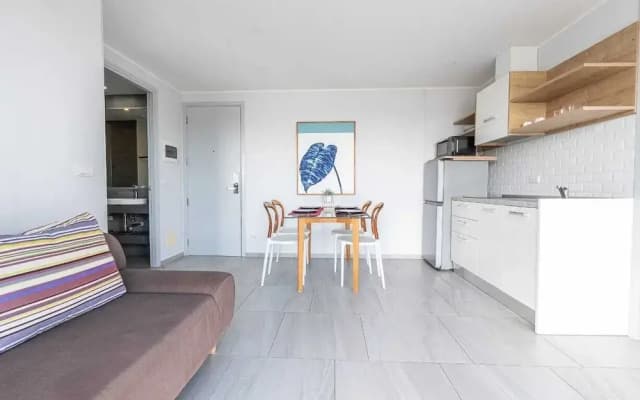Sleek 2 Bed Apt T2-818 - photo 3