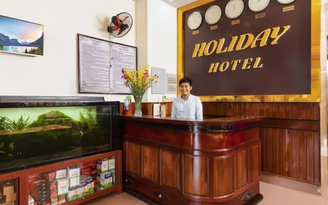 Holiday Hotel - photo 2